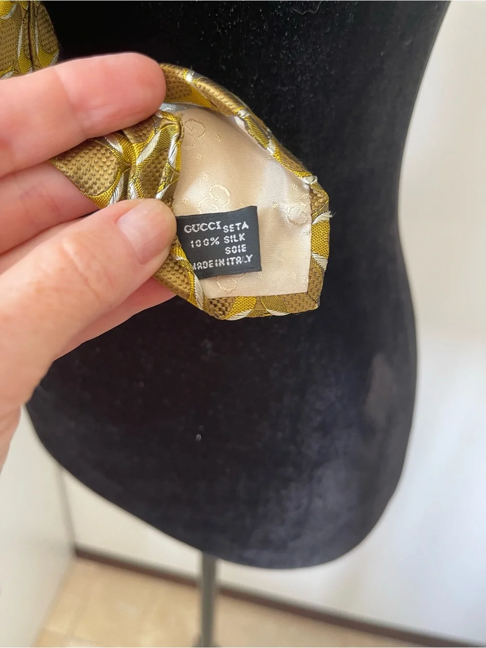 GUCCI Yellow Gold Geometric Silk Tie